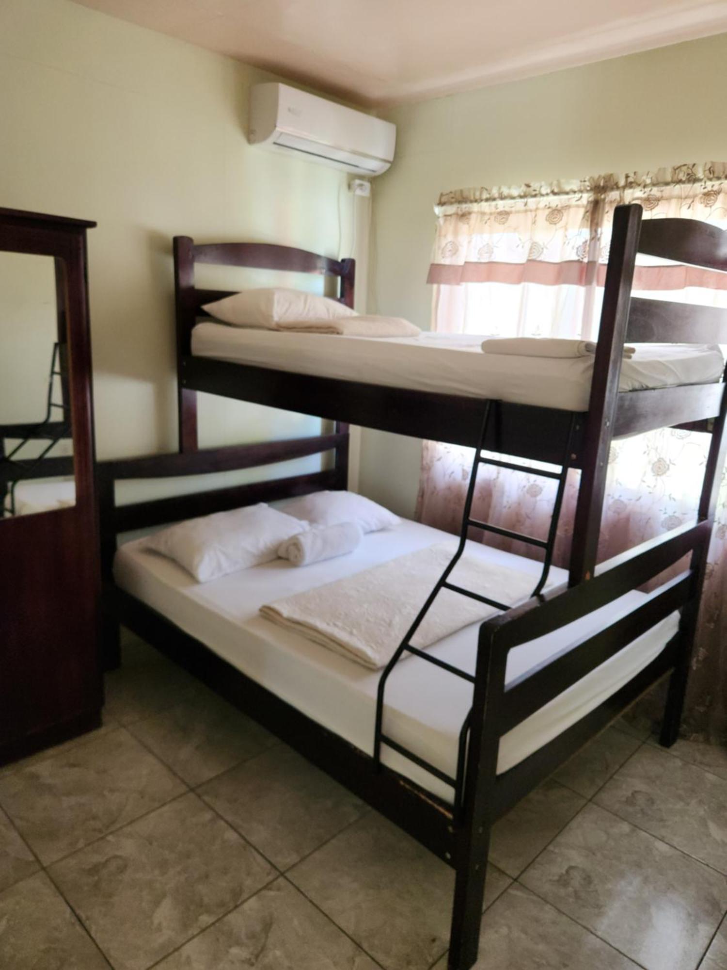 Family Hotel Puerto Viejo de Talamanca Ngoại thất bức ảnh